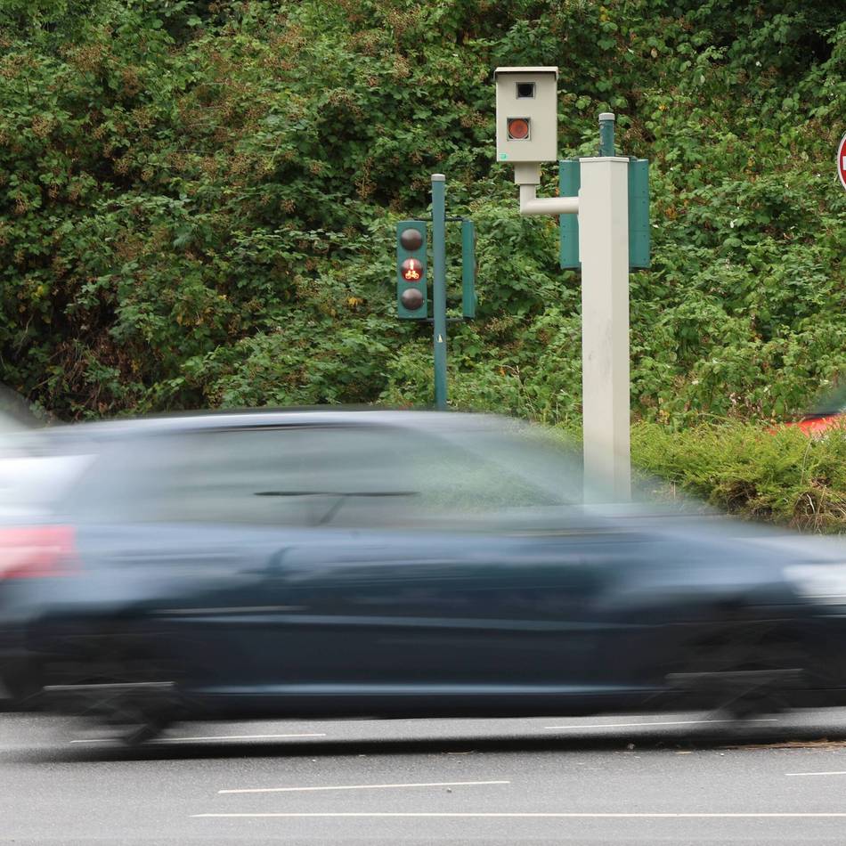 Rotlichtblitzer in Schlebusch: Leverkusener Pannen-Blitzer ist nach eineinhalb Jahren endlich scharf