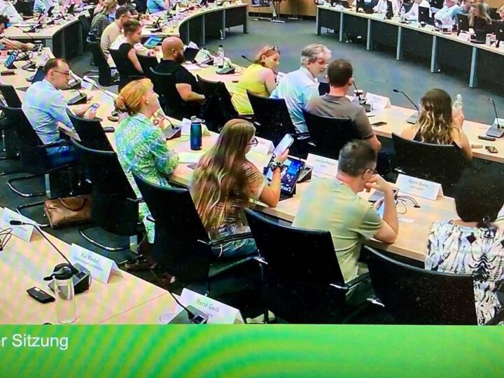 Politische Teilhabe geht seit 2017 auch virtuell: 3910 Leverkusener knipsten jüngst das Rats-TV an