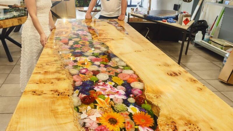 Wenn Tische Kunst sind: Kölner Paar öffnet Geschäft in Kleve – ihr Angebot ist einzigartig