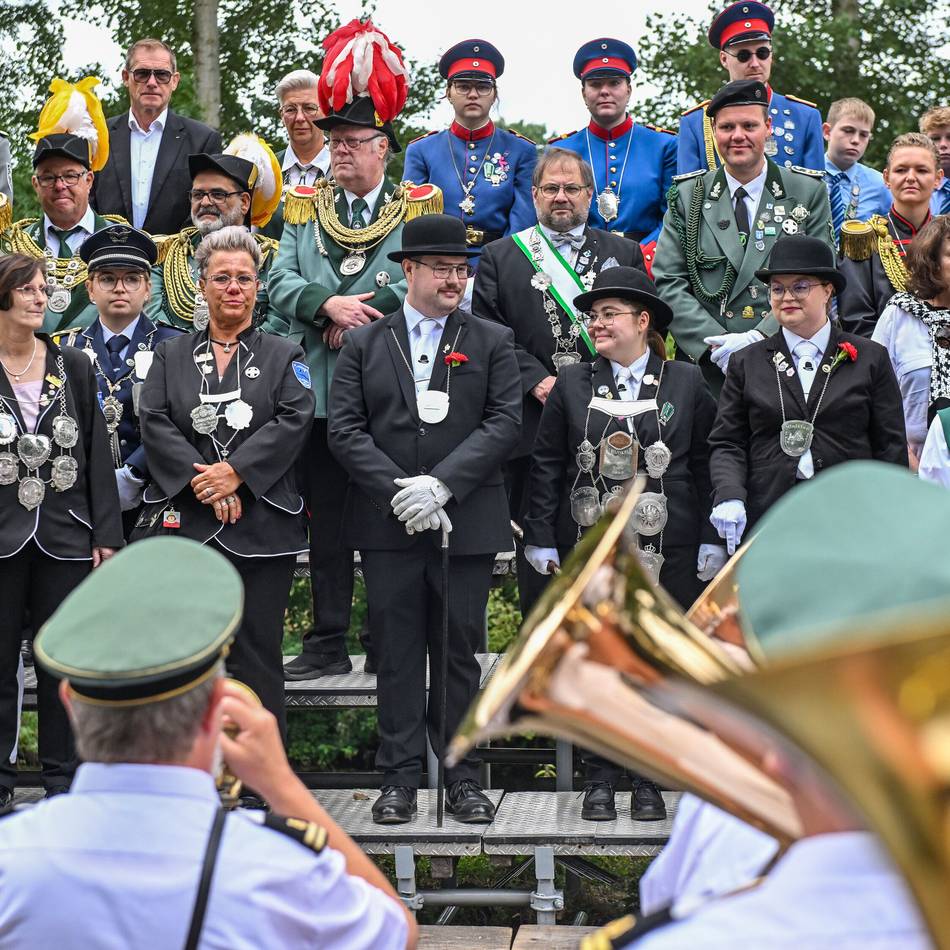 Schützenfest am Grenzweg in Neersen: Schützengilde feiert mit zwei Majestäten
