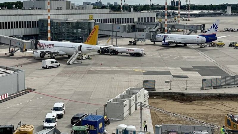 Flug nach Düsseldorf: Mann will wegen Scharia nicht neben Frau sitzen – und schlägt Flugbegleiterin