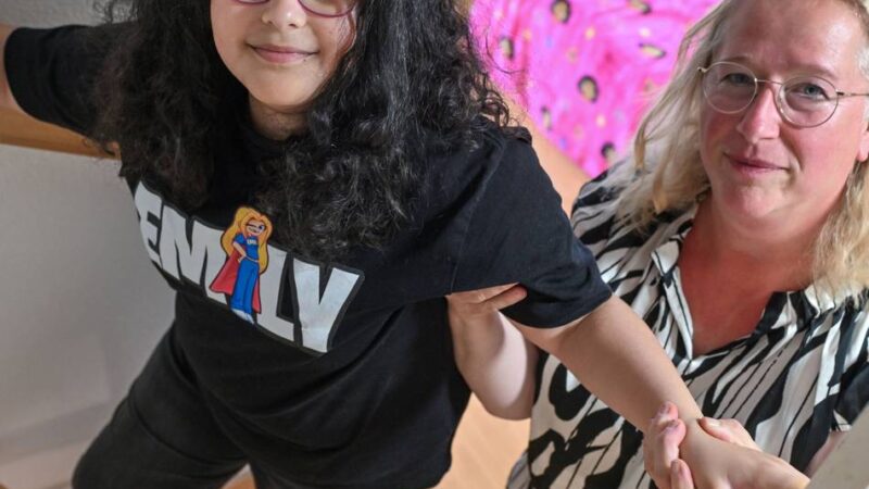 Spendenaufruf für die zehnjährige Maisy aus Willich: „Ein Treppenlift würde ein Stück Freiheit bedeuten“