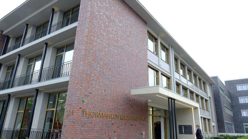 Lesung in Heiligenhaus: Juristin aus Heiligenhaus schreibt Wohlfühl-Romane