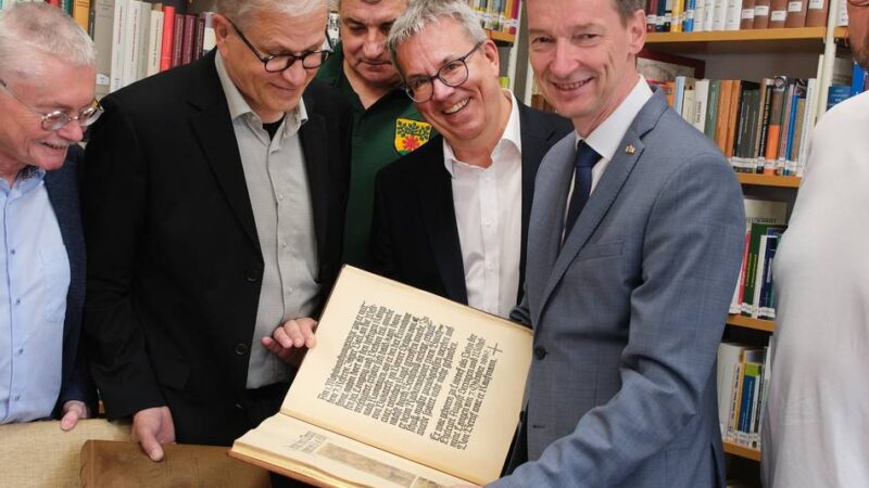 Stadtarchiv Ratingen: Verschollene Bücher erzählen Schicksale der Kriegsgefallenen