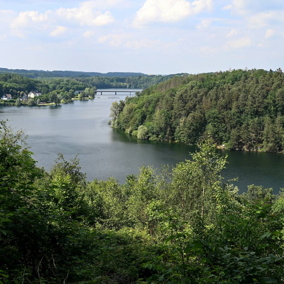 Talsperre zwischen Radevormwald und Remscheid: Fahrrad- und Kanutour startet am Ferienpark Kräwinkel