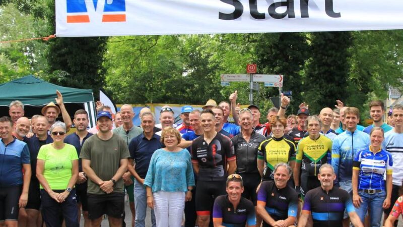 Start und Ziel am Gemeinschaftshaus: Die „Runde von Hommersum“ ist ein sportliches Volksfest