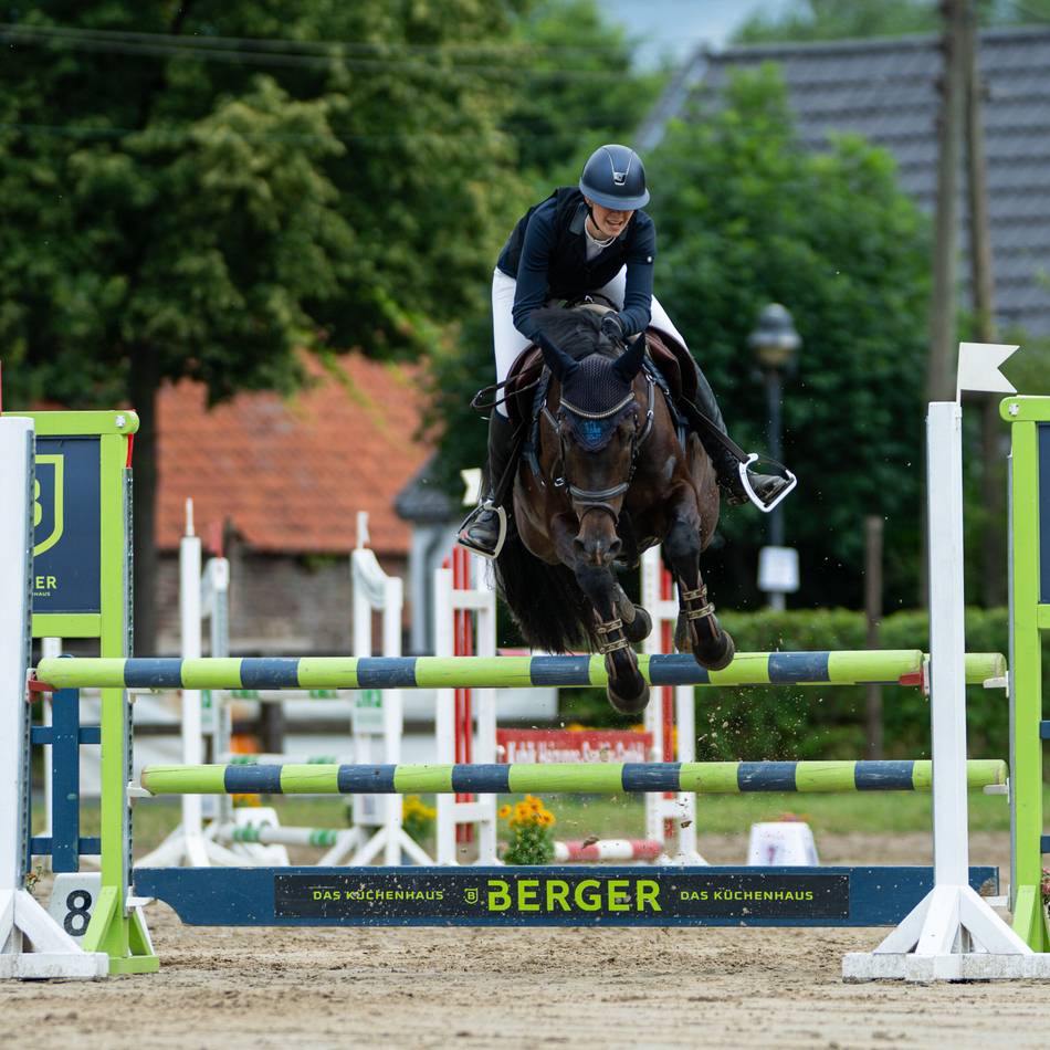 Reitturnier in Budberg: Sonderpokal geht in Eversael an Lena van der Maat