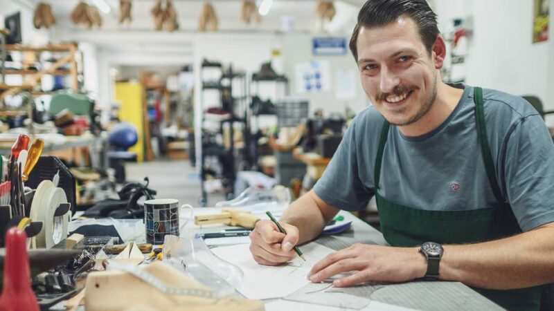 Schuhmachermeister in Kleve: „Der Verbraucher wird von so gut wie allen Firmen getäuscht“