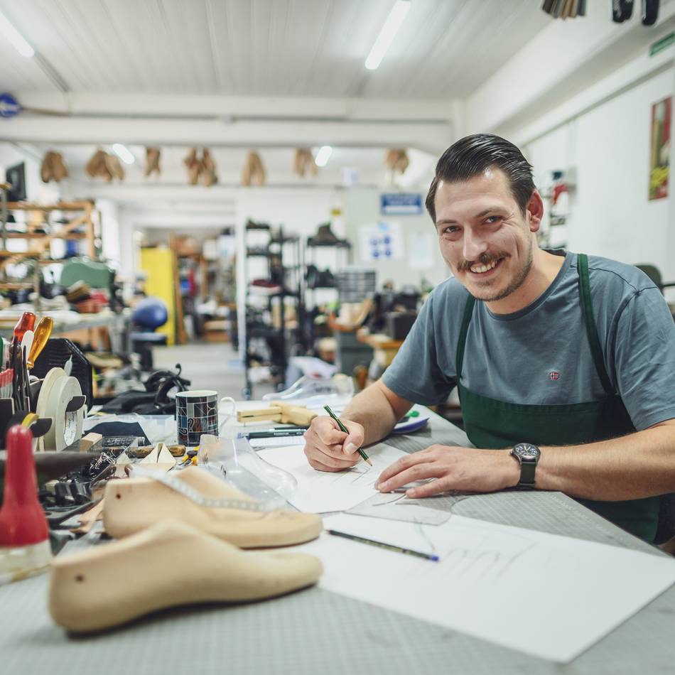 Schuhmachermeister in Kleve: „Der Verbraucher wird von so gut wie allen Firmen getäuscht“