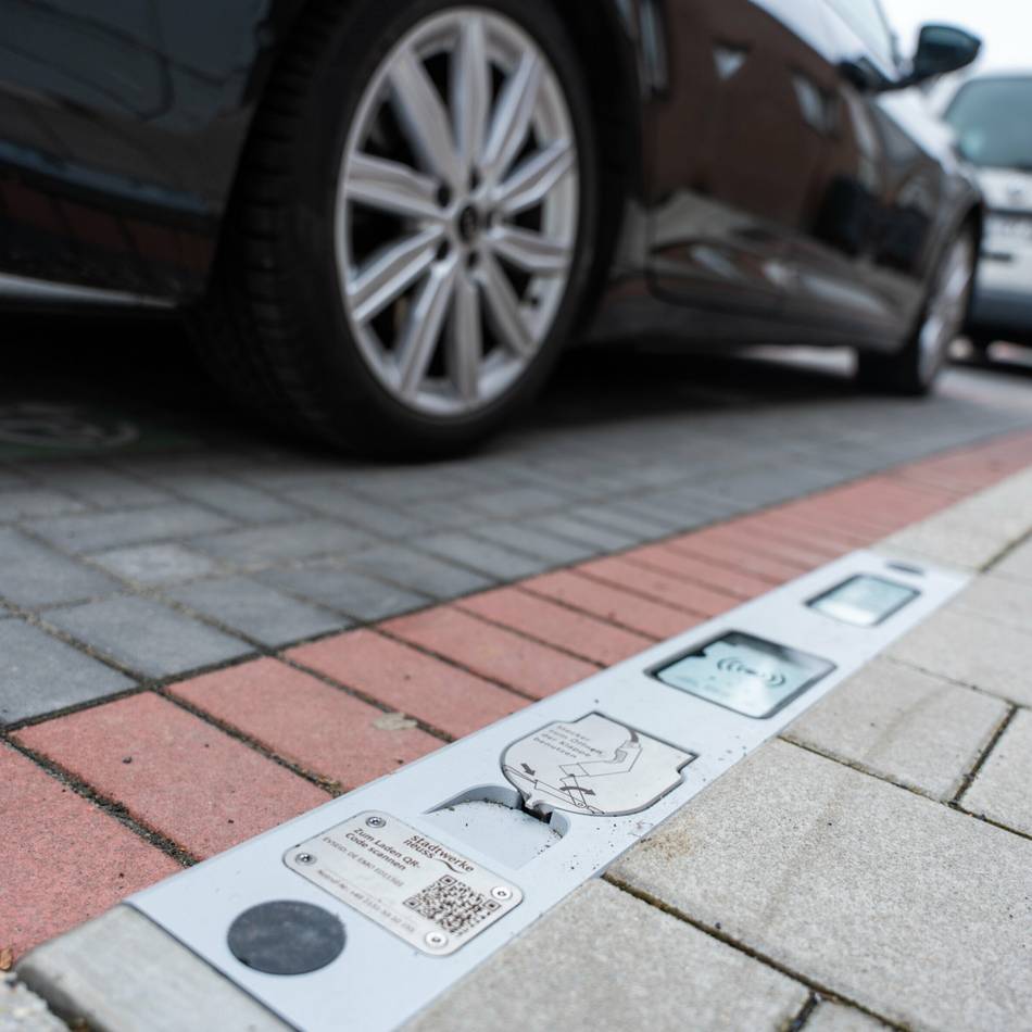 Ladesäulen für E-Autos in Rommerskichen: Strom bis an den Bordstein?
