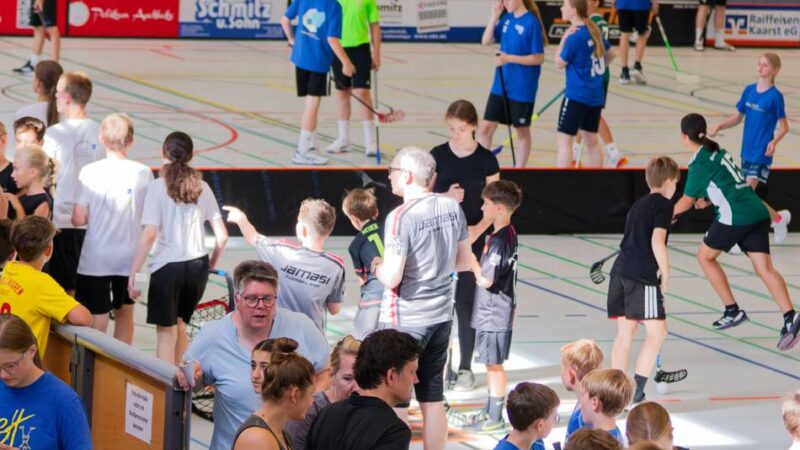 Floorball-Schulcup in Kaarst: Drei Schulen triumphieren in der Stadtparkhalle