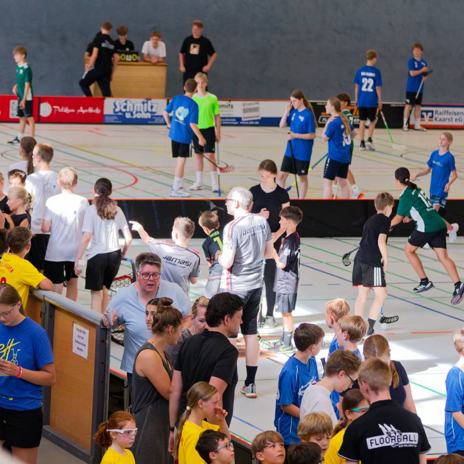 Floorball-Schulcup in Kaarst: Drei Schulen triumphieren in der Stadtparkhalle