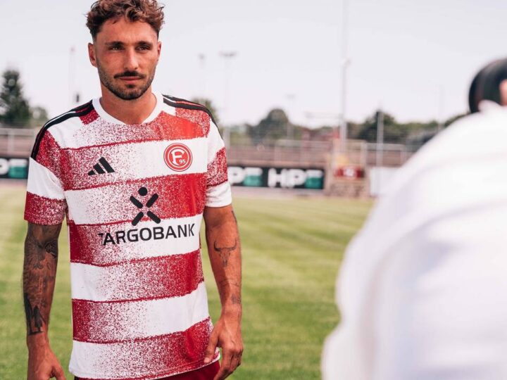 Toten-Hosen-Sänger kommt Verein zuvor: Campino präsentiert neues Fortuna-Heimtrikot – Design schon vor Wochen geleakt