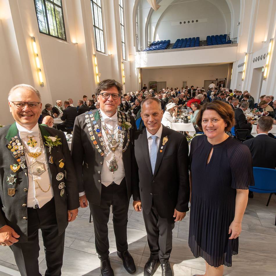 Neusser Scheibenschützen: 320 Gäste feiern Patronatstag im Zeughaus