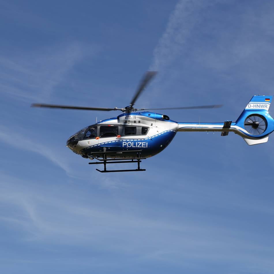 Polizei sucht Zeugen: Warum ein Hubschrauber über Heiligenhaus kreiste