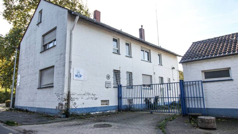Flutgrabenquartier in Grevenbroich: Doch kein schneller Abriss von Ex-Bauhof und alter DRK-Zentrale