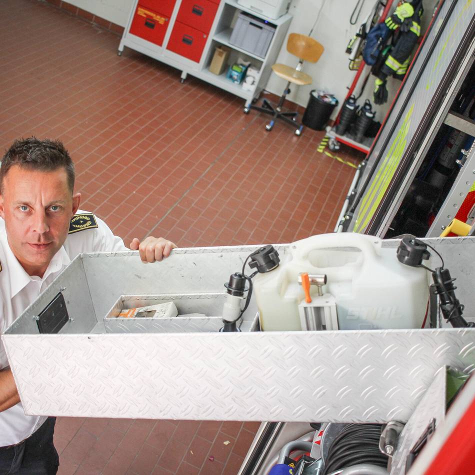 Dreiste Einbrecher in Jüchen : Diebe stehlen wichtiges Equipment aus Feuerwehrfahrzeugen