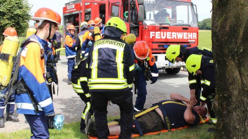Berufsfeuerwehrtag des Hückeswagener Nachwuchses: Jugendfeuerwehr wird aktiv im 24-Stunden-Dienst