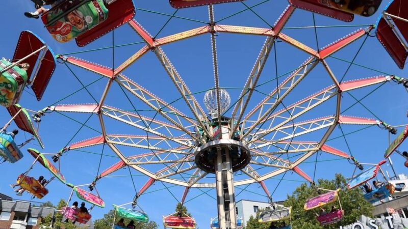 Buntes Kirmestreiben in Leverkusen: Das Stadtfest in Opladen ist eröffnet
