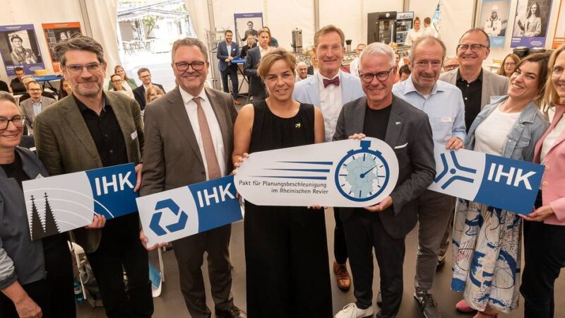 Mona Neubaur zu Gast beim Campus-Talk in Neuss: „Es wird investiert im Rheinischen Revier“