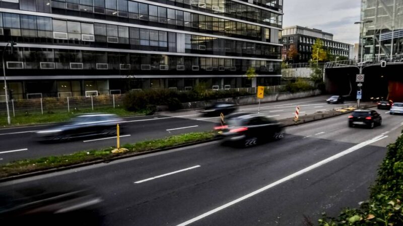 Verkehr in Düsseldorf: Der Rheinufertunnel muss wieder gesperrt werden