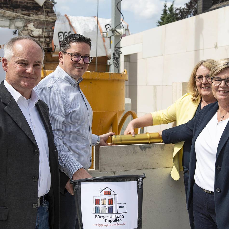 Grundstein für Bürgerzentrum gelegt: Ein Zeichen für den Zusammenhalt in Kapellen
