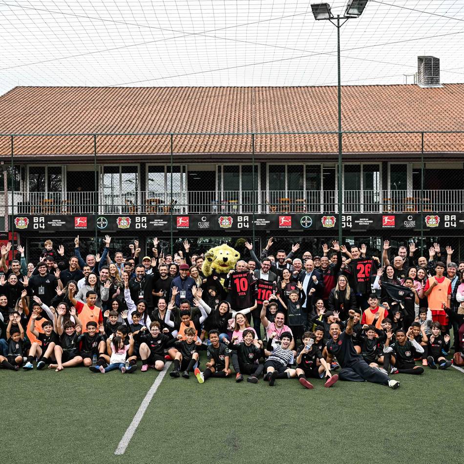 „Football Academy“ in São Paulo: Bayer 04-Legenden trainieren mit brasilianischem Nachwuchs