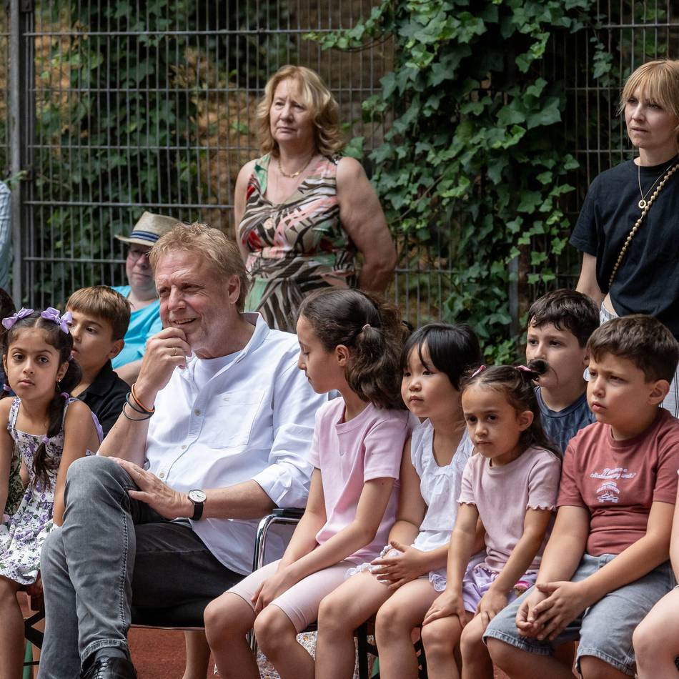 Verabschiedungsfeier in Neuss: „Musterpädagoge“ Godde verlässt die Münsterschule
