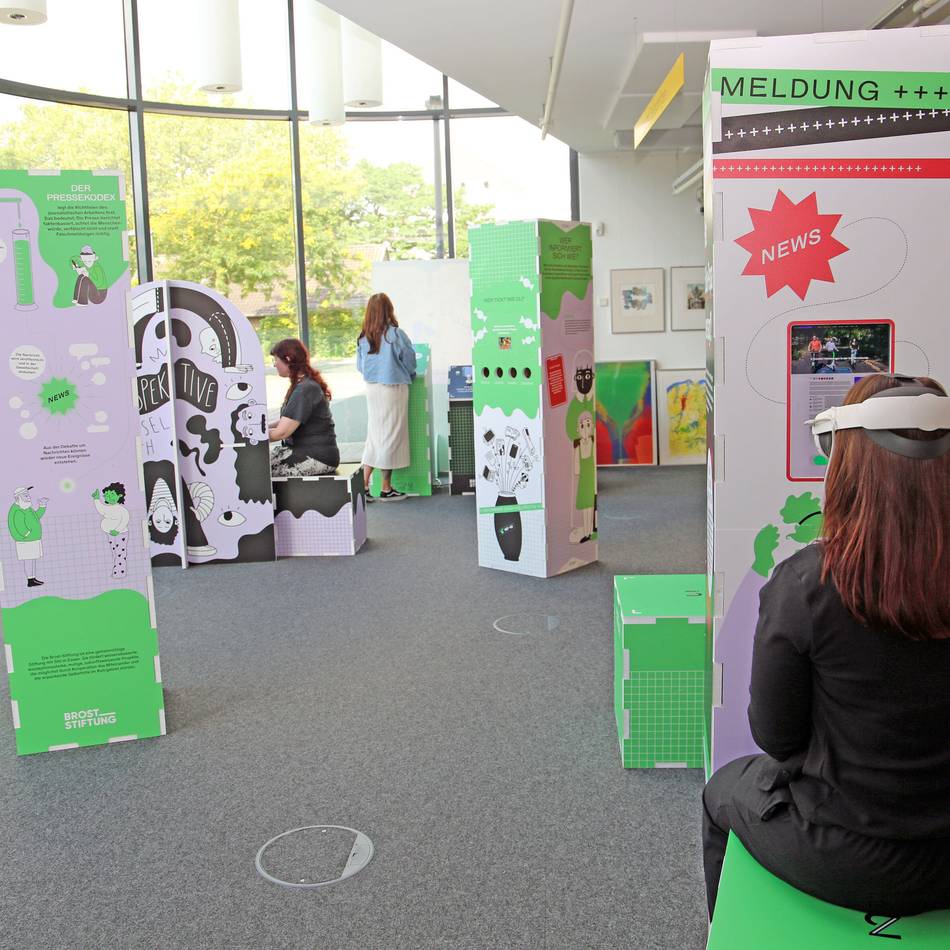 Ausstellung in Moers : Fake News erkennen – interaktives Labor in der Bibliothek
