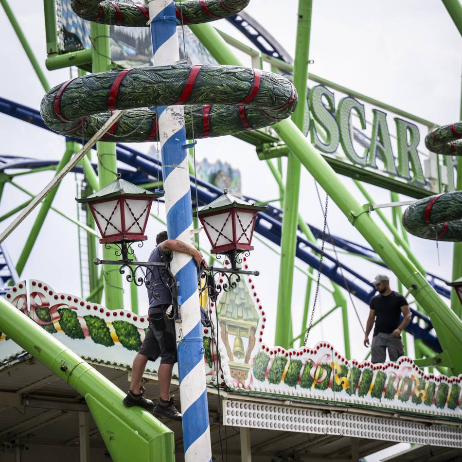 Volksfest öffnet am 17. Juli in Düsseldorf: So läuft der Aufbau der Rheinkirmes mit zwei Weltneuheiten