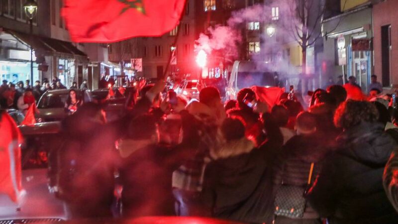 Achtelfinale am Samstag: Ellerstraße in Düsseldorf fiebert mit Marokko – „Wenn wir gewinnen, herrscht hier Ausnahmezustand“