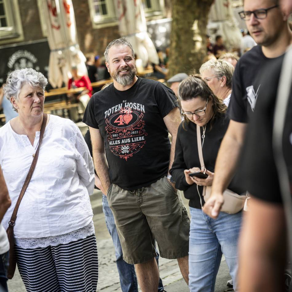 Vor Konzerten in Düsseldorf: Fans von der Ostsee und aus Argentinien – „Die Toten Hosen begleiten mich mein Leben lang“