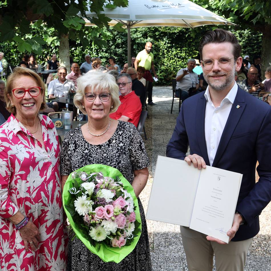 Jubiläum und Ehrung in Mönchengladbach: 30 Jahre Tafel – und die goldene Nadel für eine „Anfängerin“
