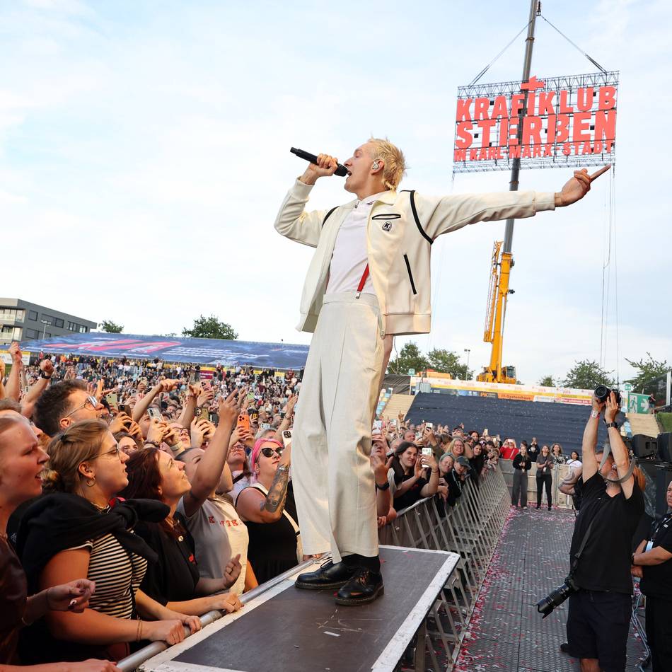 Konzert in Mönchengladbach: „Das ist ja episch“ – Kraftklub rockt zwei Stunden den Sparkassenpark