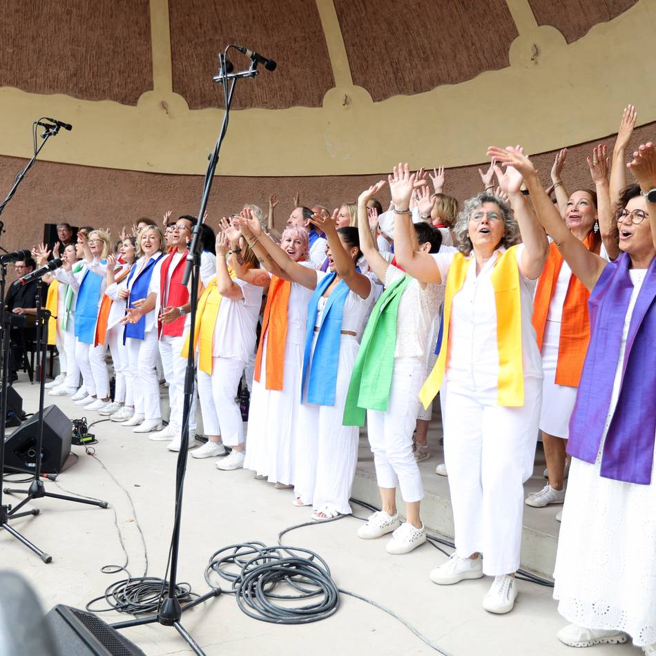 Gospelklänge in Mönchengladbach: Chor „Family of Peace“ bringt Publikum zum Tanzen und Spenden
