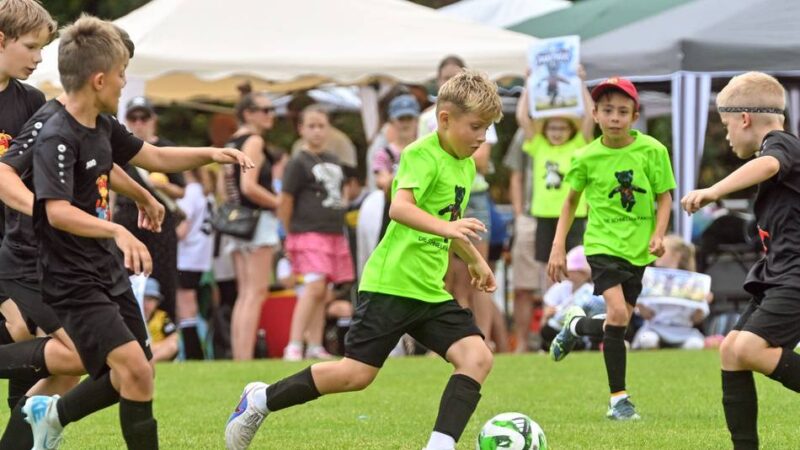 40. „Young Masters“-Turnier in St. Hubert: 1800 Kinder kicken für den guten Zweck