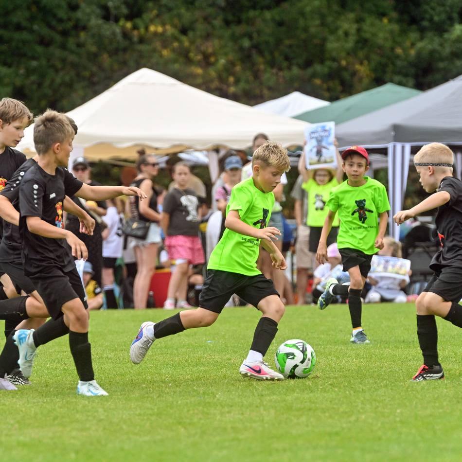 40. „Young Masters“-Turnier in St. Hubert: 1800 Kinder kicken für den guten Zweck