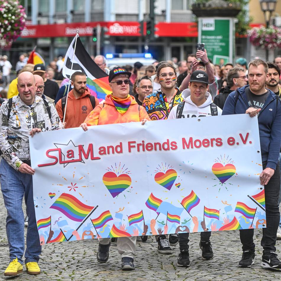 Kundgebung in Moers am 1. August: „Jetzt erst recht“ – CSD-Veranstalter lassen sich nicht einschüchtern