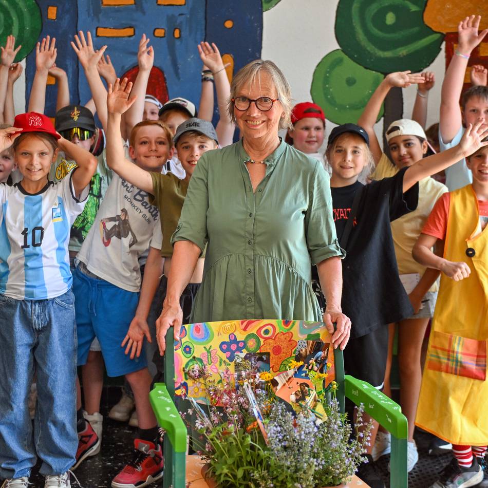 Abschied in Walbeck  : Nach 41 Jahren im Dienst: Lehrerin tauscht Klassenzimmer gegen Wohnmobil
