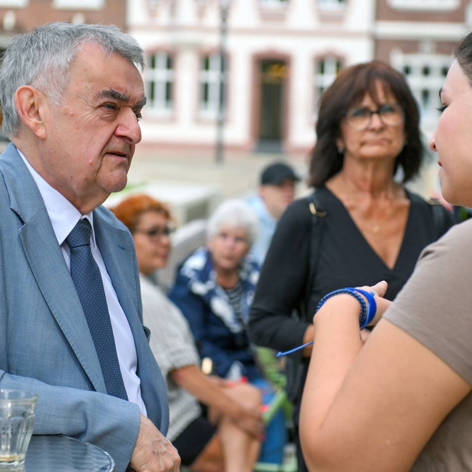 Herbert Reul in Kevelaer: „Nichts ist besser als Mensch-zu-Mensch-Kontakt“