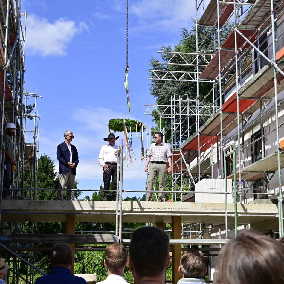 Richtfest in Mönchengladbach: Rohbau für Tagespflege und 15 neue Seniorenwohnungen ist fertig
