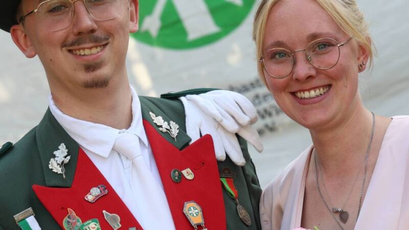 Schützenwesen in Leverkusen:  Jan Bach ist jüngster König der Wiesdorfer Sebastianer
