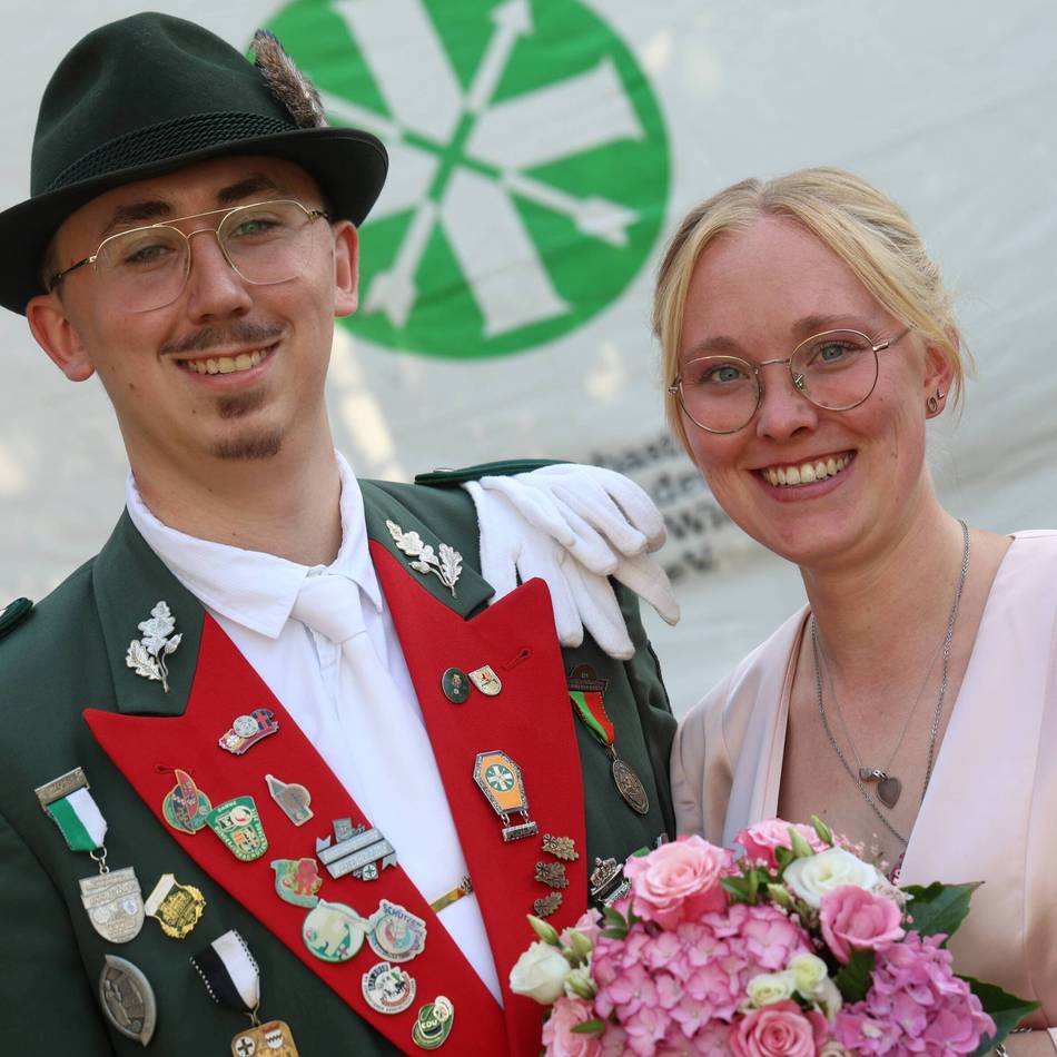 Schützenwesen in Leverkusen:  Jan Bach ist jüngster König der Wiesdorfer Sebastianer