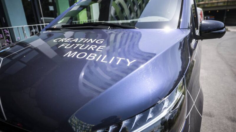 Pilotprojekt am Airport: Ferngesteuerte Shuttle fahren erstmals durch Düsseldorf – so fühlt sich die Fahrt an