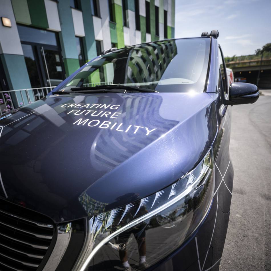Pilotprojekt am Airport: Ferngesteuerte Shuttle fahren erstmals durch Düsseldorf – so fühlt sich die Fahrt an