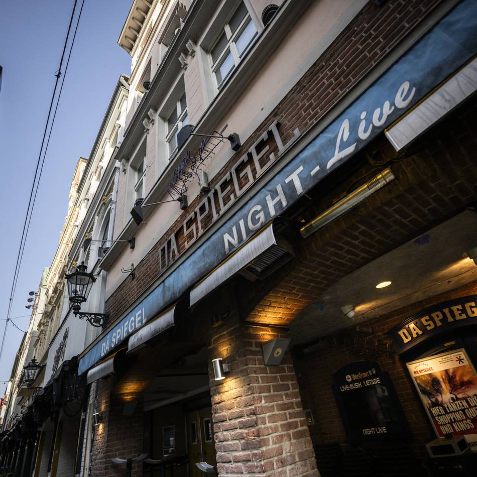 Düsseldorfer Altstadt: Bekannter Altstadtwirt kauft Kult-Kneipe „Dä Spiegel“ – das sind seine Pläne