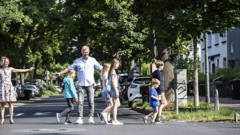 Verkehrssicherheit in Düsseldorf: Rollen jetzt weniger Lkw über die Volmerswerther Straße?