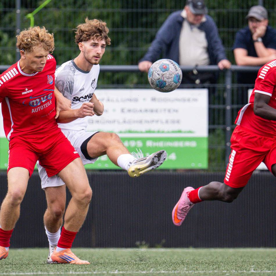 Später Siegtreffer in Budberg: Das starke Trio des Fußball-Kreises Kleve/Geldern