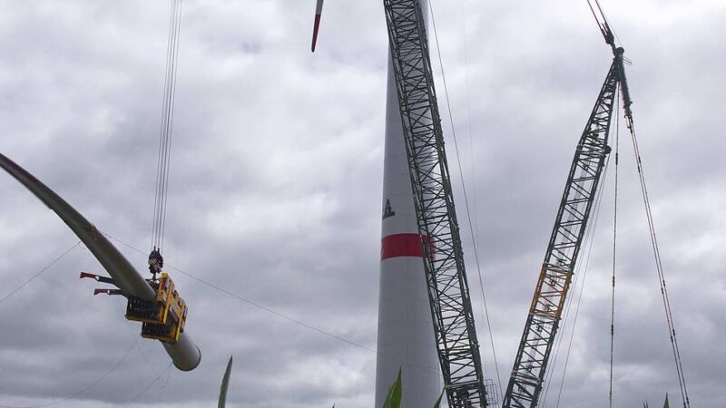 Anlage in Alpen-Veen: Wie ein Windrad seine Flügel bekommt