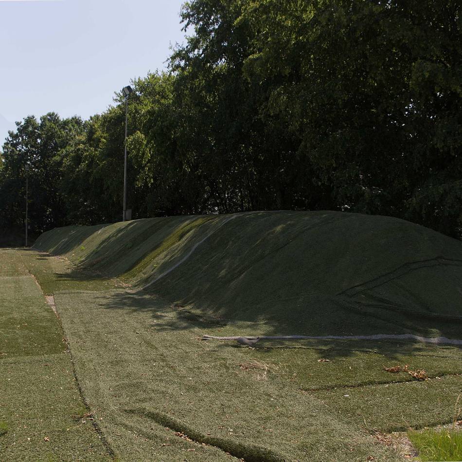 Grüne fordern Antworten: Sorge um Umweltschäden am Sportplatz Veen